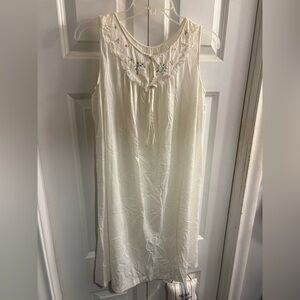 Miss Elaine Classics embroidered Nightgown